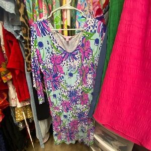 Lilly Pulitzer dress size medium.